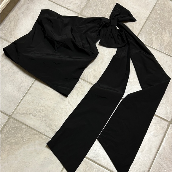 Like new Amanda Uprichard Black One-Shoulder Top size small - Picture 4 of 6